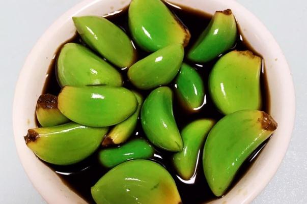 臘八蒜怎么腌制又綠又好吃 臘八蒜的功效和作用 臘八蒜怎么腌制又綠又好吃 臘八蒜的功效和作用