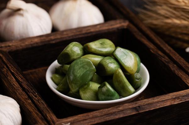 臘八蒜是用白醋還是陳醋 臘八蒜是什么時候開始做 臘八蒜是用白醋還是陳醋 臘八蒜是什么時候開始做