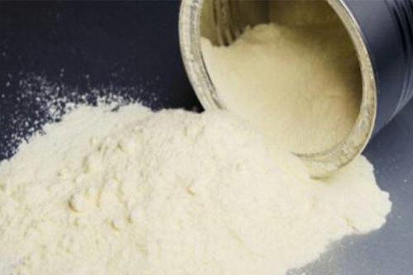 奶粉為什么會(huì)結(jié)塊 奶粉結(jié)塊是變質(zhì)了嗎 奶粉為什么會(huì)結(jié)塊 奶粉結(jié)塊是變質(zhì)了嗎