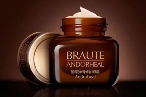 眼部精華涂抹的位置 眼部精華的正確使用方法 眼部精華涂抹的位置 眼部精華的正確使用方法