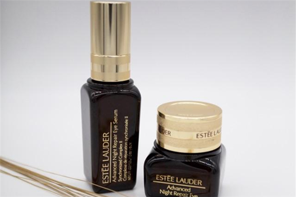眼部精華白天用還是晚上用 眼部精華適合多大年齡用 眼部精華白天用還是晚上用 眼部精華適合多大年齡用