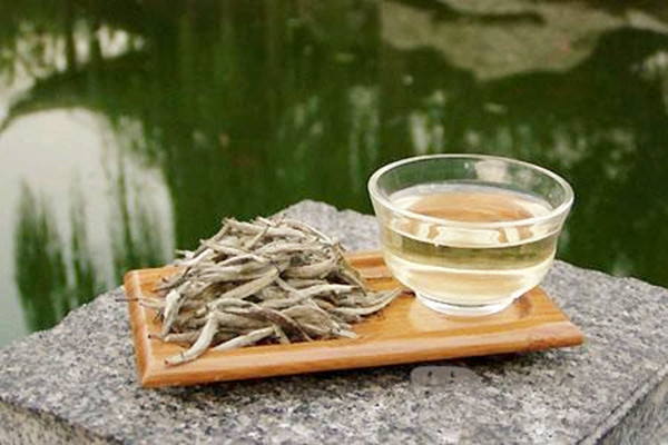 白茶有減肥功效嗎 白茶減肥效果怎么樣 白茶有減肥功效嗎 白茶減肥效果怎么樣