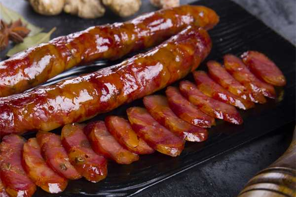 臘腸有點(diǎn)酸怎么回事 臘腸發(fā)酸還能吃嗎 臘腸有點(diǎn)酸怎么回事 臘腸發(fā)酸還能吃嗎