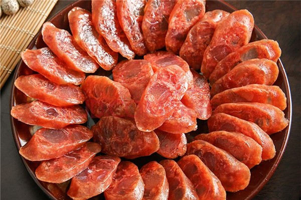 臘腸什么時(shí)候開始做 臘腸用前腿肉還是后腿肉 臘腸什么時(shí)候開始做 臘腸用前腿肉還是后腿肉
