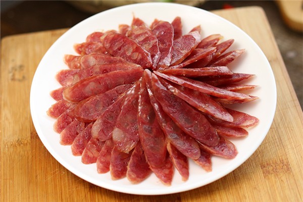 臘腸晾曬多少天可以吃 臘腸曬的太干了怎么辦 臘腸晾曬多少天可以吃 臘腸曬的太干了怎么辦