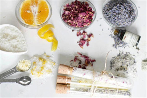 沐浴鹽能祛痘嗎 沐浴鹽洗臉的正確使用方法 沐浴鹽能祛痘嗎 沐浴鹽洗臉的正確使用方法