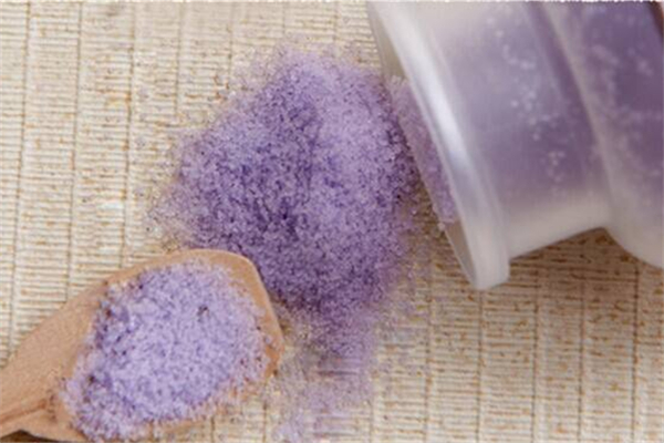 沐浴鹽和沐浴露的區(qū)別 沐浴鹽和沐浴露的正確使用方法 沐浴鹽和沐浴露的區(qū)別 沐浴鹽和沐浴露的正確使用方法