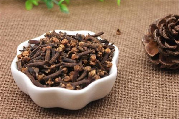 丁香放多了會怎么樣 丁香放湯里有什么作用