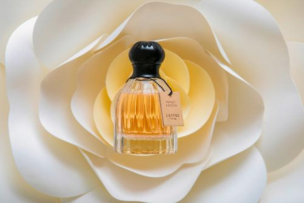 香水會(huì)不會(huì)過(guò)敏 香水需要搖晃再噴嗎 香水會(huì)不會(huì)過(guò)敏 香水需要搖晃再噴嗎