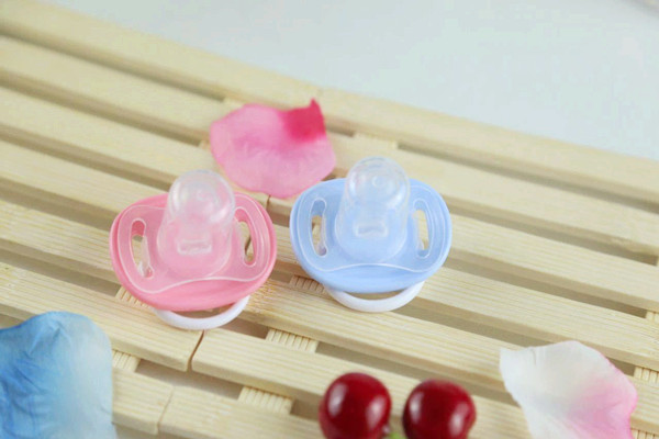 安撫奶嘴要定期更換嗎 安撫奶嘴要每天消毒嗎 安撫奶嘴要定期更換嗎 安撫奶嘴要每天消毒嗎