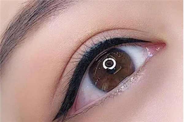 美瞳線(xiàn)會(huì)讓眼睛看起來(lái)大嗎 美瞳線(xiàn)起什么作用 美瞳線(xiàn)會(huì)讓眼睛看起來(lái)大嗎 美瞳線(xiàn)起什么作用