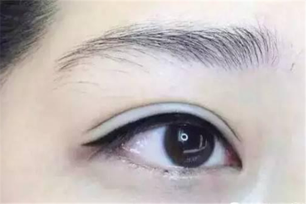 美瞳線需要補(bǔ)色嗎 美瞳線多久補(bǔ)色 美瞳線需要補(bǔ)色嗎 美瞳線多久補(bǔ)色