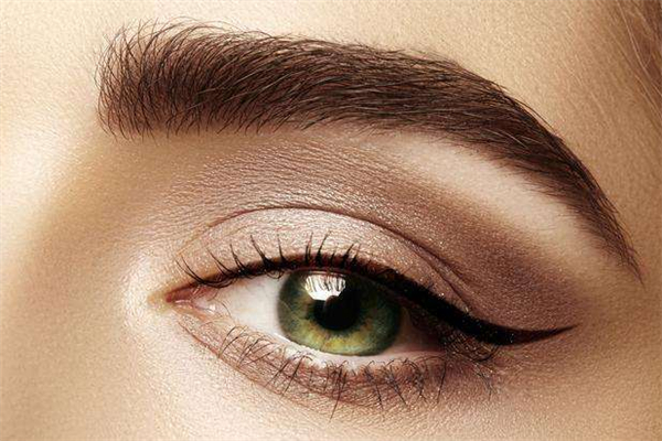 美瞳線紋了眼睛要腫幾天 美瞳線腫了可以用冰袋消腫嗎 美瞳線紋了眼睛要腫幾天 美瞳線腫了可以用冰袋消腫嗎