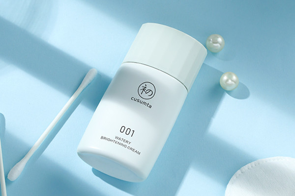 先用隔離霜還是妝前乳 隔離霜和妝前乳的區(qū)別 先用隔離霜還是妝前乳 隔離霜和妝前乳的區(qū)別