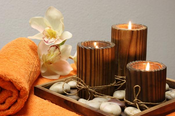 香薰蠟燭要開窗通風(fēng)嗎 點香薰蠟燭為什么中間會有一個坑 香薰蠟燭要開窗通風(fēng)嗎 點香薰蠟燭為什么中間會有一個坑