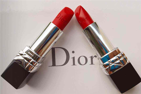 迪奧和香奈兒是一個(gè)檔次的嗎 迪奧和香奈兒的香水哪個(gè)好 迪奧和香奈兒是一個(gè)檔次的嗎 迪奧和香奈兒的香水哪個(gè)好