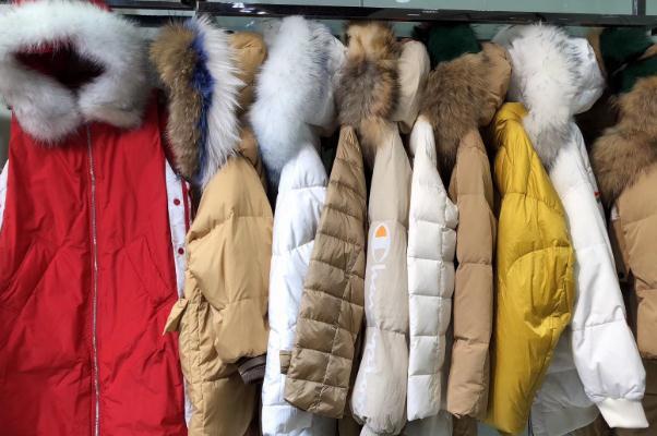 中高端羽絨服品牌有哪些 羽絨服漲價中高端產品斷貨斷碼 中高端羽絨服品牌有哪些 羽絨服漲價中高端產品斷貨斷碼