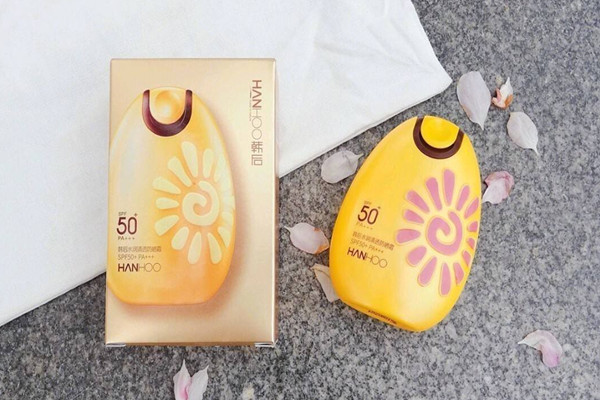 韓后防曬霜可以用洗面奶卸嗎 韓后防曬霜可以直接涂嗎 韓后防曬霜可以用洗面奶卸嗎 韓后防曬霜可以直接涂嗎