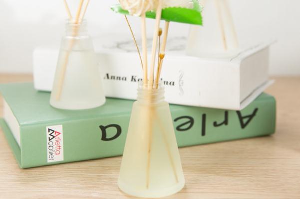 長(zhǎng)期吸入香薰精油會(huì)怎樣 香薰精油可以帶上飛機(jī)嗎 長(zhǎng)期吸入香薰精油會(huì)怎樣 香薰精油可以帶上飛機(jī)嗎