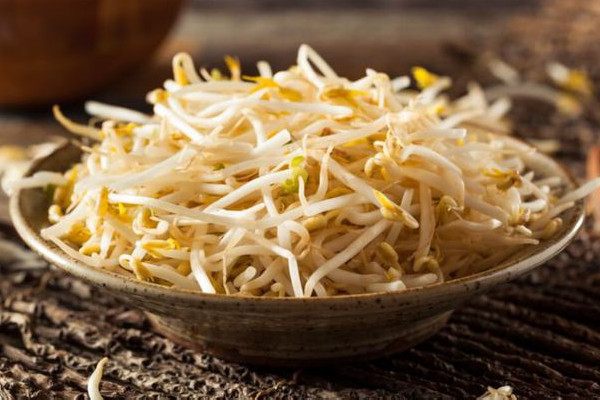 綠豆芽是高嘌呤食物嗎 綠豆芽痛風(fēng)患者能吃嗎 綠豆芽是高嘌呤食物嗎 綠豆芽痛風(fēng)患者能吃嗎