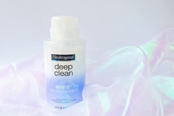 卸妝水保質(zhì)期是幾年 卸妝水過(guò)期了還能卸妝嗎 卸妝水保質(zhì)期是幾年 卸妝水過(guò)期了還能卸妝嗎