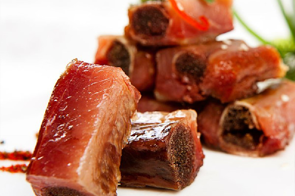 臘排骨的熱量 臘排骨咸了怎么處理 臘排骨的熱量 臘排骨咸了怎么處理