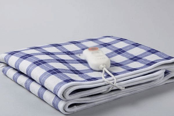 電熱毯受潮了怎么辦 電熱毯什么人不能用 電熱毯受潮了怎么辦 電熱毯什么人不能用