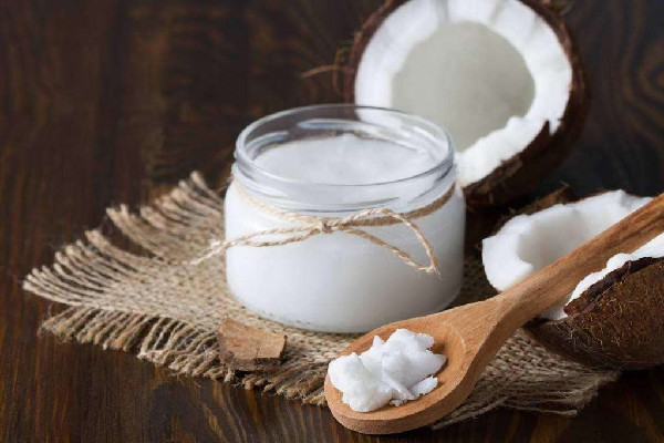 椰子油涂臉到底好不好 椰子油對(duì)皮膚的功效和作用 椰子油涂臉到底好不好 椰子油對(duì)皮膚的功效和作用