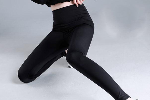 鯊魚褲和打底什么區(qū)別 鯊魚褲怎么搭配衣服 鯊魚褲和打底什么區(qū)別 鯊魚褲怎么搭配衣服