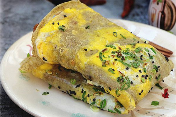 煎餅果子的熱量是多少大卡 煎餅果子適合減肥的人吃嗎 煎餅果子的熱量是多少大卡 煎餅果子適合減肥的人吃嗎