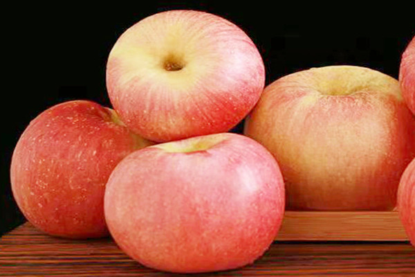 蘋果是酸性還是堿性 蘋果會(huì)不會(huì)發(fā)胖 蘋果是酸性還是堿性 蘋果會(huì)不會(huì)發(fā)胖