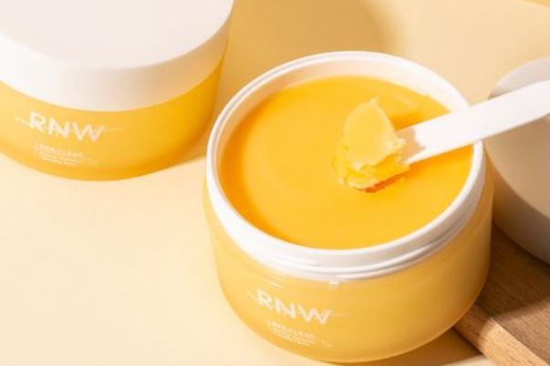 卸妝膏會(huì)使皮膚變薄嗎 卸妝膏會(huì)不會(huì)悶痘 卸妝膏會(huì)使皮膚變薄嗎 卸妝膏會(huì)不會(huì)悶痘