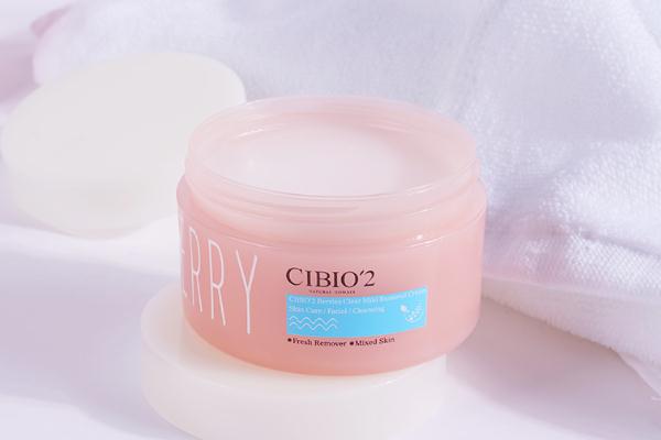 卸妝膏怎么用才正確 卸妝膏和卸妝水哪個(gè)好用對皮膚好 卸妝膏怎么用才正確 卸妝膏和卸妝水哪個(gè)好用對皮膚好