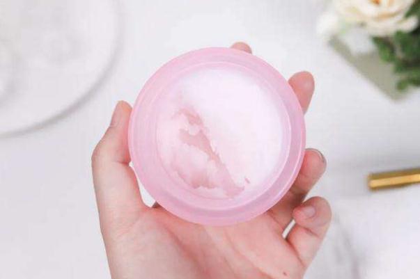 卸妝膏怎么用才正確 卸妝膏和卸妝水哪個(gè)好用對皮膚好 卸妝膏怎么用才正確 卸妝膏和卸妝水哪個(gè)好用對皮膚好