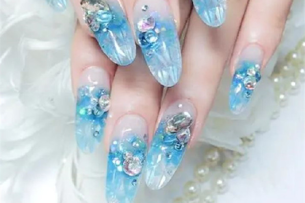 水晶甲是什么樣的 水晶甲是延長甲嗎 水晶甲是什么樣的 水晶甲是延長甲嗎