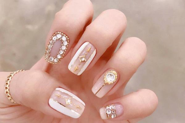 光療膠是干嘛用的 光療膠可以粘甲片嗎 光療膠是干嘛用的 光療膠可以粘甲片嗎