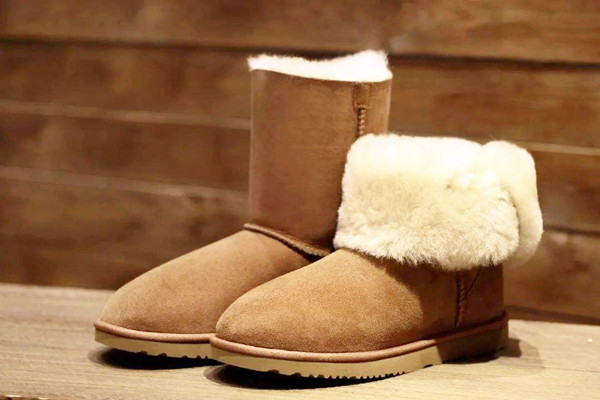 雪地靴有折痕怎么辦 雪地靴有霉點(diǎn)怎么清除 雪地靴有折痕怎么辦 雪地靴有霉點(diǎn)怎么清除