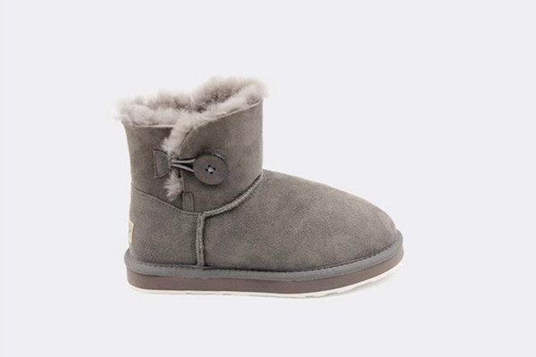 雪地靴有折痕怎么辦 雪地靴有霉點(diǎn)怎么清除 雪地靴有折痕怎么辦 雪地靴有霉點(diǎn)怎么清除