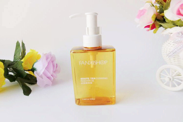 卸妝油能不能卸指甲油 卸妝油能不能卸眼妝 卸妝油能不能卸指甲油 卸妝油能不能卸眼妝