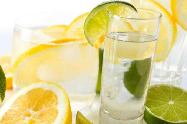 檸檬茶屬于什么茶 檸檬茶什么人不能喝 檸檬茶屬于什么茶 檸檬茶什么人不能喝
