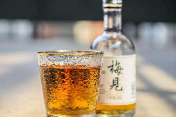 梅見青梅酒是甜的嗎 梅見青梅酒是白酒嗎 梅見青梅酒是甜的嗎 梅見青梅酒是白酒嗎