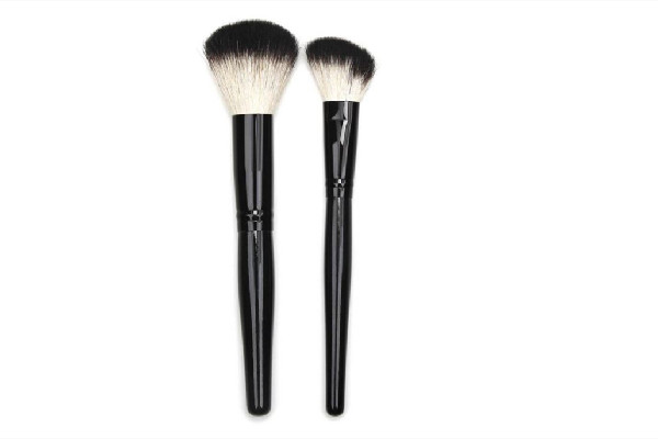 化妝刷買來(lái)需要洗嗎 化妝刷怎么清洗 化妝刷買來(lái)需要洗嗎 化妝刷怎么清洗