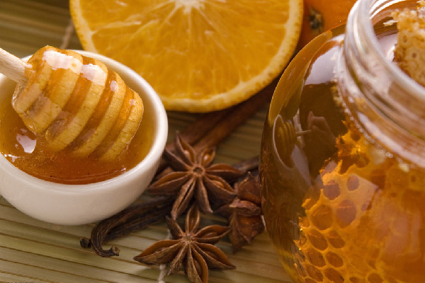 蜂蜜買結(jié)晶的好還是液態(tài)的好 買蜂蜜怎么挑選 蜂蜜買結(jié)晶的好還是液態(tài)的好 買蜂蜜怎么挑選