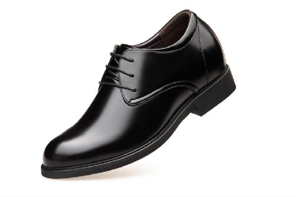 皮鞋買什么材質(zhì)比較好 皮鞋是牛皮革的好還是牛皮的好 皮鞋買什么材質(zhì)比較好 皮鞋是牛皮革的好還是牛皮的好