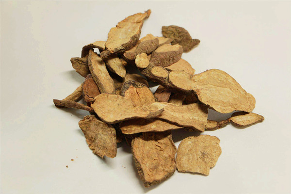 何首烏哪些人不能吃 何首烏能和枸杞子一起泡水喝嗎 何首烏哪些人不能吃 何首烏能和枸杞子一起泡水喝嗎