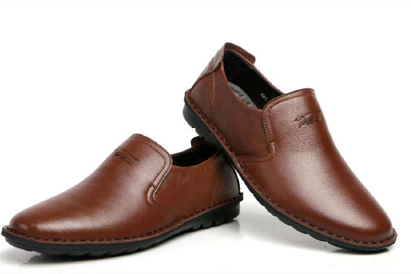 皮鞋穿久了里面有臭味怎么辦 皮鞋臭是什么原因 皮鞋穿久了里面有臭味怎么辦 皮鞋臭是什么原因