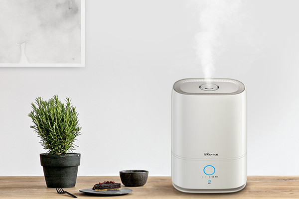 加濕器可以放在床頭嗎 加濕器可以放在空調下面嗎