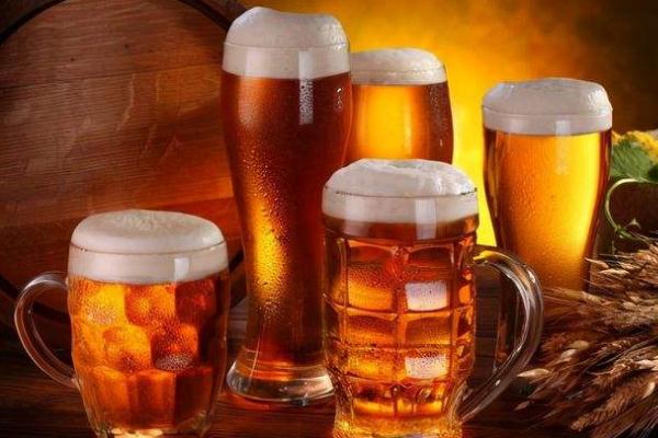 雪花啤酒對(duì)身體有好處嗎 雪花啤酒和青島啤酒哪個(gè)好喝 雪花啤酒對(duì)身體有好處嗎 雪花啤酒和青島啤酒哪個(gè)好喝