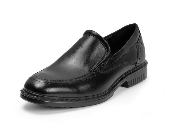 皮鞋買什么材質(zhì)比較好 皮鞋是牛皮革的好還是牛皮的好 皮鞋買什么材質(zhì)比較好 皮鞋是牛皮革的好還是牛皮的好