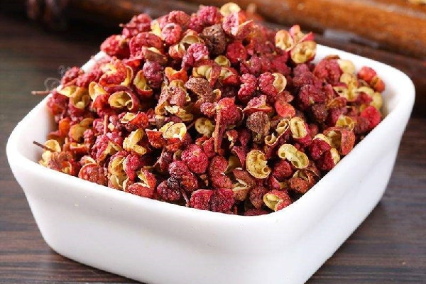 大紅袍花椒和四川花椒的區(qū)別 大紅袍花椒可以泡水喝嗎 大紅袍花椒和四川花椒的區(qū)別 大紅袍花椒可以泡水喝嗎